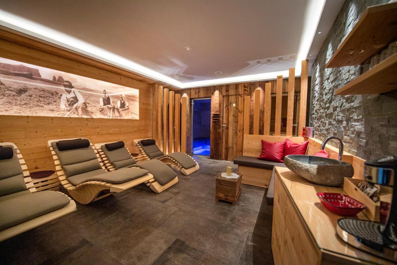 Apartments La Rives Santa Cristina Val Gardena Exteriör bild