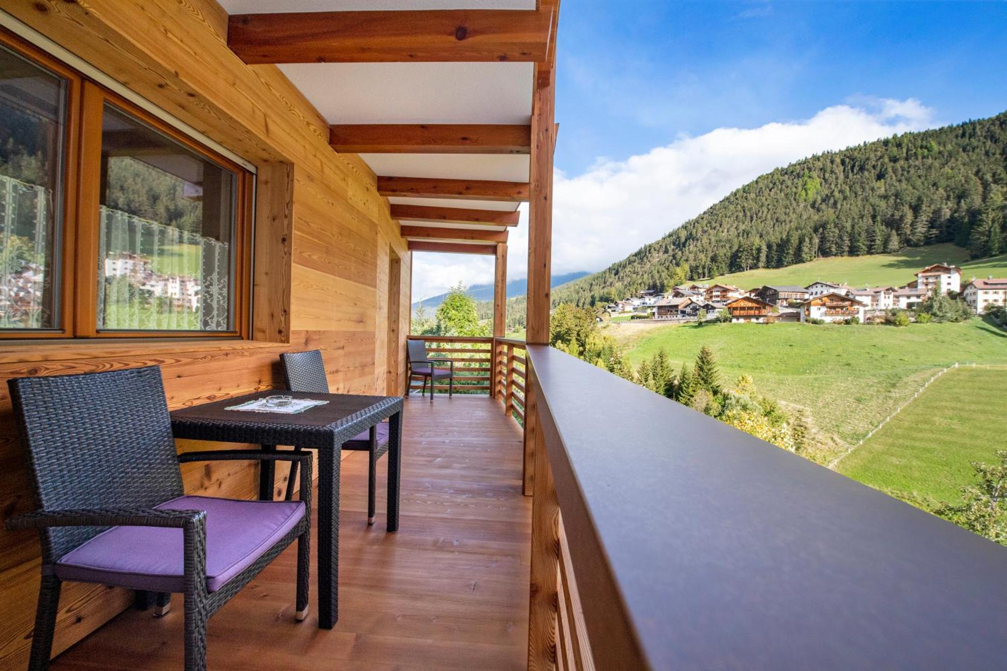 Apartments La Rives Santa Cristina Val Gardena Exteriör bild